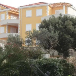Die Insel Solta (Kroatien) – schöne neu gebaute Apartmentvilla