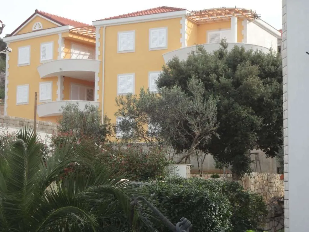 Die Insel Solta (Kroatien) – schöne neu gebaute Apartmentvilla